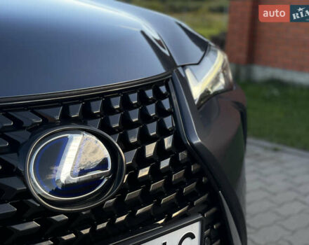 Сірий Лексус UX, об'ємом двигуна 2 л та пробігом 50 тис. км за 35000 $, фото 4 на Automoto.ua