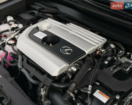 Сірий Лексус UX, об'ємом двигуна 2 л та пробігом 50 тис. км за 35000 $, фото 31 на Automoto.ua