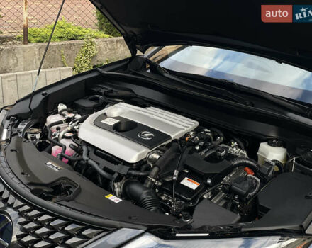 Сірий Лексус UX, об'ємом двигуна 2 л та пробігом 50 тис. км за 35000 $, фото 30 на Automoto.ua