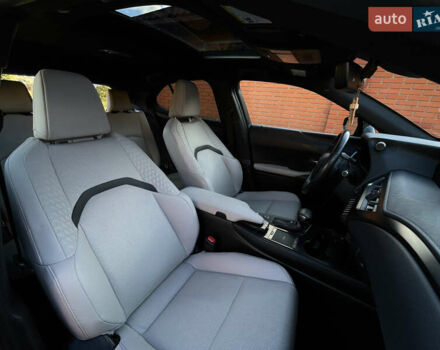 Сірий Лексус UX, об'ємом двигуна 2 л та пробігом 50 тис. км за 35000 $, фото 26 на Automoto.ua
