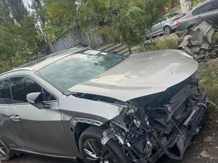 Сірий Лексус UX, об'ємом двигуна 2 л та пробігом 61 тис. км за 14850 $, фото 1 на Automoto.ua