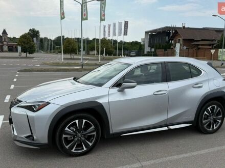 Сірий Лексус UX, об'ємом двигуна 1.99 л та пробігом 84 тис. км за 29500 $, фото 1 на Automoto.ua