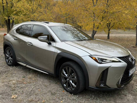 Лексус UX 2020 в Днепре (Днепропетровске) на Automoto.ua Серый Лексус UX, объемом двигателя 2 л и пробегом 33 тыс. км за 30900 $, фото 1 на Automoto.ua