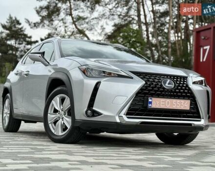 Сірий Лексус UX, об'ємом двигуна 1.99 л та пробігом 95 тис. км за 27400 $, фото 1 на Automoto.ua