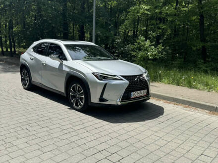 Сірий Лексус UX, об'ємом двигуна 1.99 л та пробігом 40 тис. км за 25500 $, фото 1 на Automoto.ua