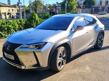 Сірий Лексус UX, об'ємом двигуна 2 л та пробігом 11 тис. км за 30000 $, фото 1 на Automoto.ua