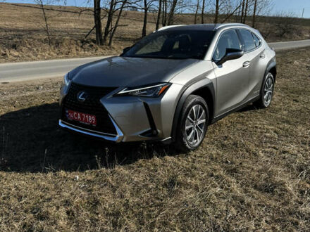 Лексус UX 2021 в Виннице на Automoto.ua Серый Лексус UX, объемом двигателя 0 л и пробегом 19 тыс. км за 24800 $, фото 1 на Automoto.ua