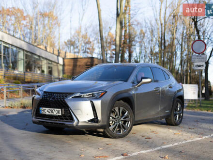 Сірий Лексус UX, об'ємом двигуна 1.99 л та пробігом 66 тис. км за 30000 $, фото 1 на Automoto.ua