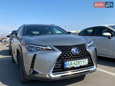 Серый Лексус UX, объемом двигателя 0 л и пробегом 125 тыс. км за 23000 $, фото 1 на Automoto.ua