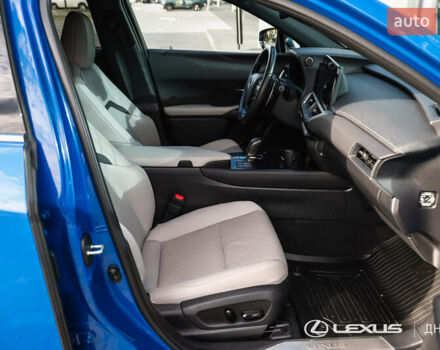 Синій Лексус UX, об'ємом двигуна 0 л та пробігом 5 тис. км за 36930 $, фото 28 на Automoto.ua