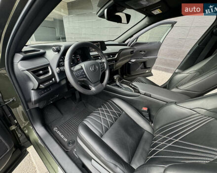 Зелений Лексус UX, об'ємом двигуна 1.99 л та пробігом 36 тис. км за 31900 $, фото 12 на Automoto.ua