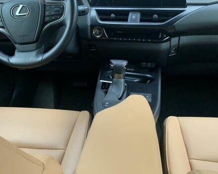 Зелений Лексус UX, об'ємом двигуна 1.99 л та пробігом 15 тис. км за 41200 $, фото 4 на Automoto.ua