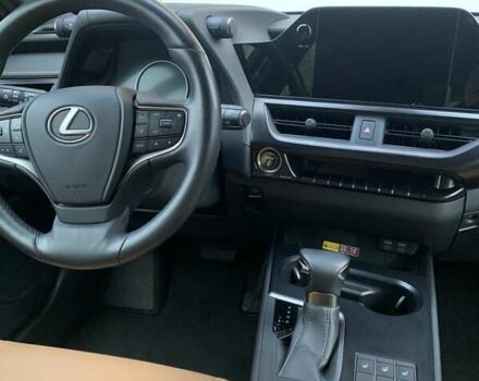 Зелений Лексус UX, об'ємом двигуна 1.99 л та пробігом 15 тис. км за 41200 $, фото 7 на Automoto.ua