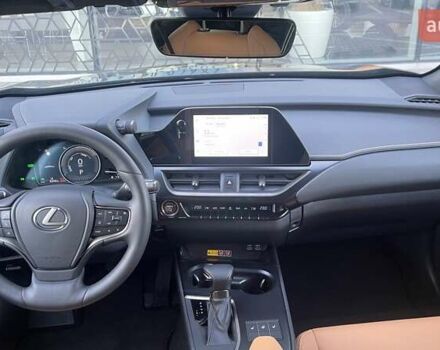 Зелений Лексус UX, об'ємом двигуна 1.99 л та пробігом 8 тис. км за 40790 $, фото 7 на Automoto.ua