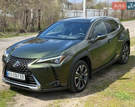 Зеленый Лексус UX, объемом двигателя 1.99 л и пробегом 72 тыс. км за 25500 $, фото 1 на Automoto.ua