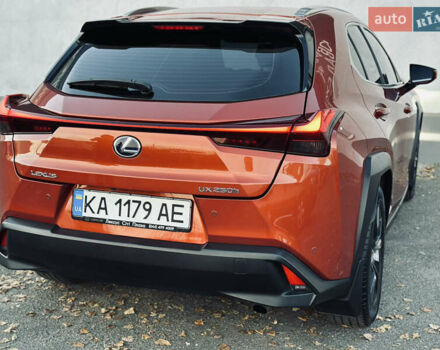 Оранжевый Лексус UX, объемом двигателя 1.99 л и пробегом 45 тыс. км за 29000 $, фото 13 на Automoto.ua