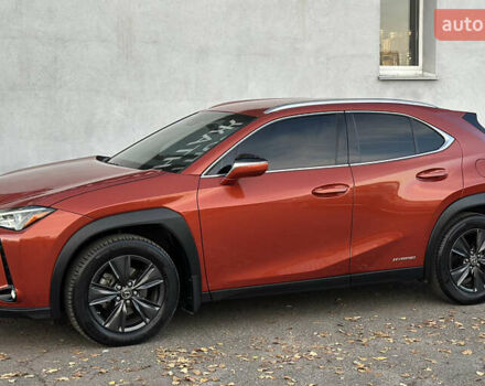 Оранжевый Лексус UX, объемом двигателя 1.99 л и пробегом 45 тыс. км за 29000 $, фото 4 на Automoto.ua