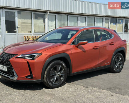 Помаранчевий Лексус UX, об'ємом двигуна 1.99 л та пробігом 43 тис. км за 29500 $, фото 7 на Automoto.ua