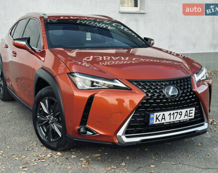 Оранжевый Лексус UX, объемом двигателя 1.99 л и пробегом 45 тыс. км за 29000 $, фото 1 на Automoto.ua
