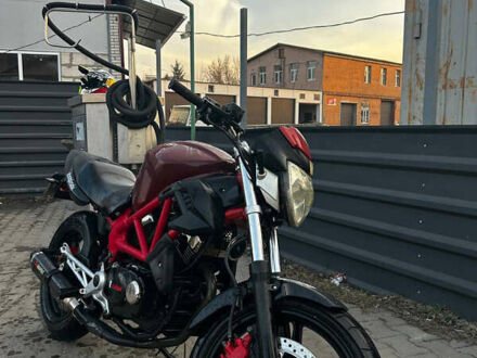 Ліфан 250 2014 у Фастове на Automoto.ua Червоний Ліфан 250, об'ємом двигуна 0.25 л та пробігом 18 тис. км за 1100 $, фото 1 на Automoto.ua