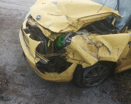 Жовтий Ліфан 320, об'ємом двигуна 1.3 л та пробігом 100 тис. км за 1400 $, фото 3 на Automoto.ua