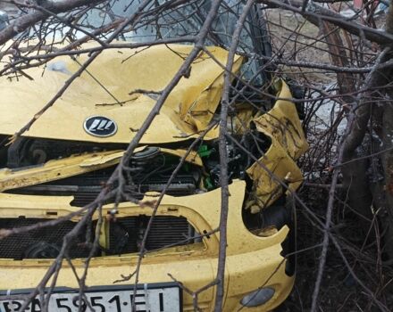 Жовтий Ліфан 320, об'ємом двигуна 1.3 л та пробігом 100 тис. км за 1400 $, фото 5 на Automoto.ua