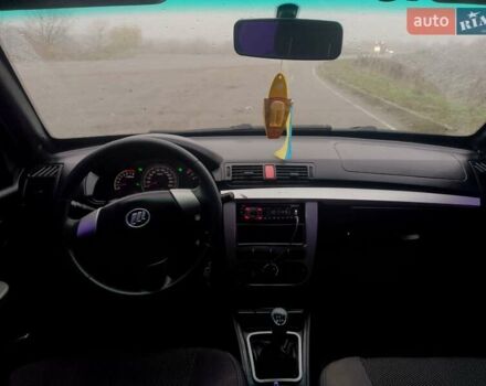 Білий Ліфан 520, об'ємом двигуна 1.34 л та пробігом 171 тис. км за 2000 $, фото 3 на Automoto.ua