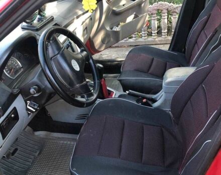 Красный Лифан 520, объемом двигателя 0 л и пробегом 111 тыс. км за 3100 $, фото 1 на Automoto.ua
