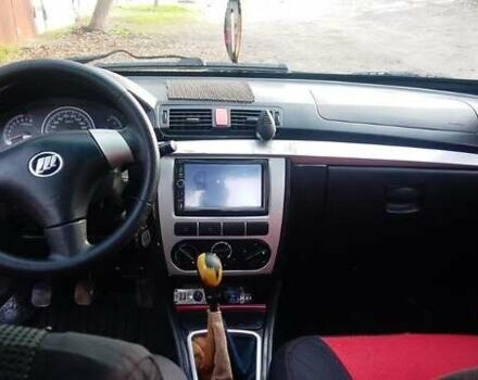 Красный Лифан 520, объемом двигателя 1.3 л и пробегом 223 тыс. км за 1300 $, фото 5 на Automoto.ua