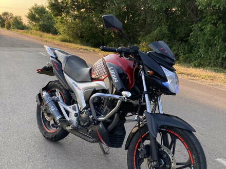 Ліфан Ірокєз 2014 у Кропивницькому (Кіровограді) на Automoto.ua Червоний Ліфан Ірокєз, об'ємом двигуна 0.15 л та пробігом 16 тис. км за 1100 $, фото 1 на Automoto.ua