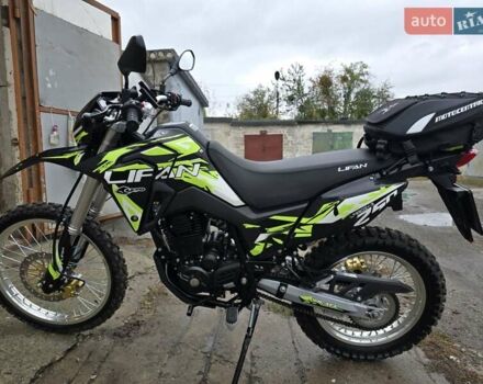 Лифан KPX 250 2025 в Изюме на Automoto.ua Черный Лифан KPX 250, объемом двигателя 0.25 л и пробегом 2 тыс. км за 1650 $, фото 5 на Automoto.ua