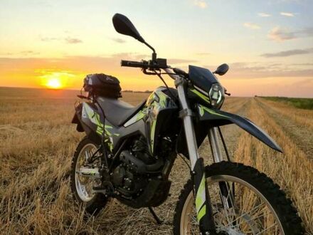 Лифан KPX 250 2025 в Изюме на Automoto.ua Черный Лифан KPX 250, объемом двигателя 0.25 л и пробегом 2 тыс. км за 1650 $, фото 1 на Automoto.ua