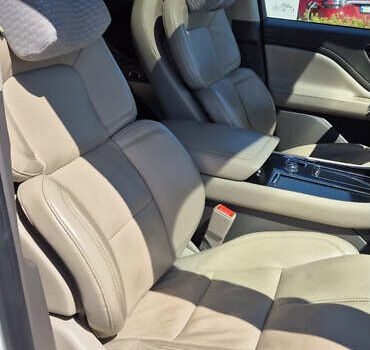 Белый Линкольн Авиатор, объемом двигателя 3 л и пробегом 69 тыс. км за 40500 $, фото 3 на Automoto.ua