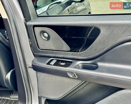 Сірий Лінкольн Авіатор, об'ємом двигуна 2.95 л та пробігом 35 тис. км за 52500 $, фото 44 на Automoto.ua