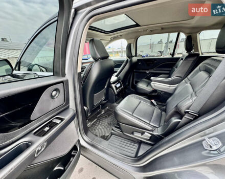 Сірий Лінкольн Авіатор, об'ємом двигуна 2.95 л та пробігом 35 тис. км за 52500 $, фото 67 на Automoto.ua