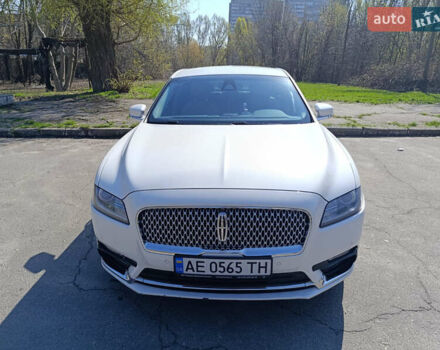 Белый Линкольн Континенталь, объемом двигателя 3.73 л и пробегом 132 тыс. км за 17200 $, фото 4 на Automoto.ua