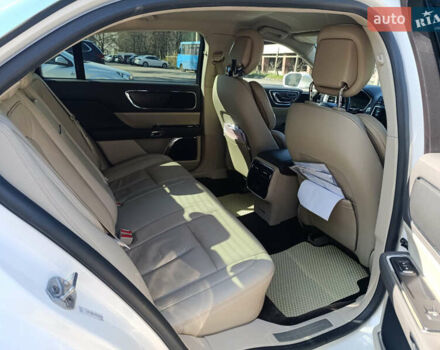 Белый Линкольн Континенталь, объемом двигателя 3.73 л и пробегом 132 тыс. км за 17200 $, фото 11 на Automoto.ua