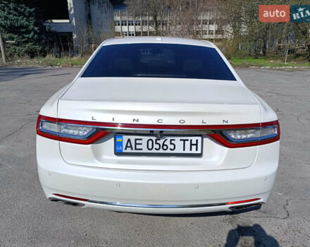 Белый Линкольн Континенталь, объемом двигателя 3.73 л и пробегом 132 тыс. км за 17200 $, фото 7 на Automoto.ua