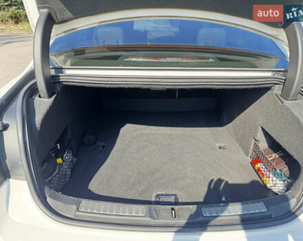 Белый Линкольн Континенталь, объемом двигателя 3.73 л и пробегом 132 тыс. км за 17200 $, фото 9 на Automoto.ua