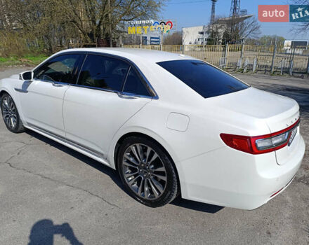 Белый Линкольн Континенталь, объемом двигателя 3.73 л и пробегом 132 тыс. км за 17200 $, фото 1 на Automoto.ua