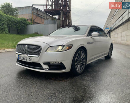 Белый Линкольн Континенталь, объемом двигателя 2.7 л и пробегом 97 тыс. км за 21999 $, фото 2 на Automoto.ua