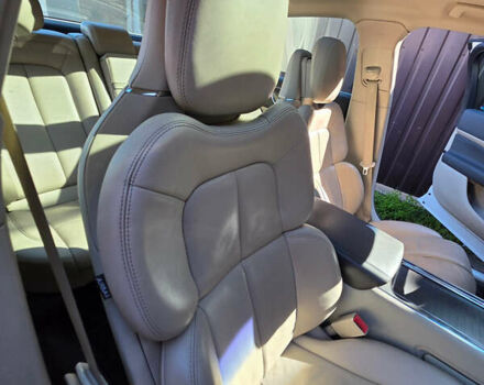 Белый Линкольн Континенталь, объемом двигателя 2.7 л и пробегом 105 тыс. км за 18000 $, фото 4 на Automoto.ua