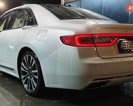 Белый Линкольн Континенталь, объемом двигателя 2.7 л и пробегом 105 тыс. км за 18000 $, фото 10 на Automoto.ua