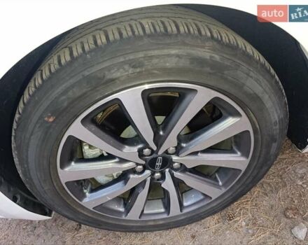 Белый Линкольн Континенталь, объемом двигателя 3.73 л и пробегом 36 тыс. км за 27350 $, фото 32 на Automoto.ua