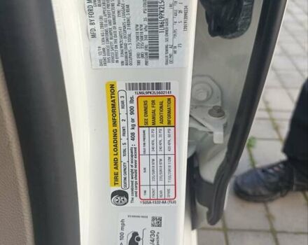 Белый Линкольн Континенталь, объемом двигателя 3.73 л и пробегом 36 тыс. км за 27350 $, фото 38 на Automoto.ua