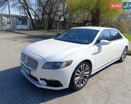 Белый Линкольн Континенталь, объемом двигателя 3.73 л и пробегом 132 тыс. км за 17200 $, фото 1 на Automoto.ua