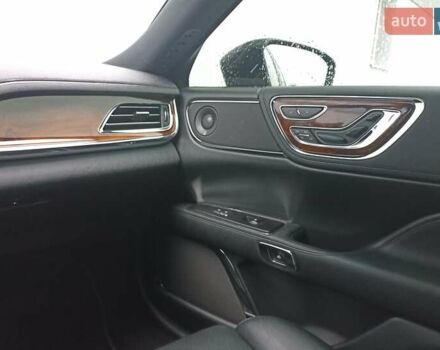 Чорний Лінкольн Континенталь, об'ємом двигуна 2.69 л та пробігом 59 тис. км за 17900 $, фото 16 на Automoto.ua