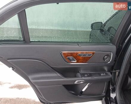 Чорний Лінкольн Континенталь, об'ємом двигуна 2.69 л та пробігом 59 тис. км за 17900 $, фото 17 на Automoto.ua