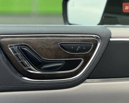 Чорний Лінкольн Континенталь, об'ємом двигуна 2.69 л та пробігом 155 тис. км за 17400 $, фото 14 на Automoto.ua