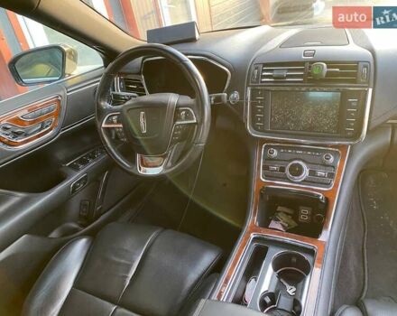 Черный Линкольн Континенталь, объемом двигателя 2.96 л и пробегом 79 тыс. км за 12800 $, фото 6 на Automoto.ua